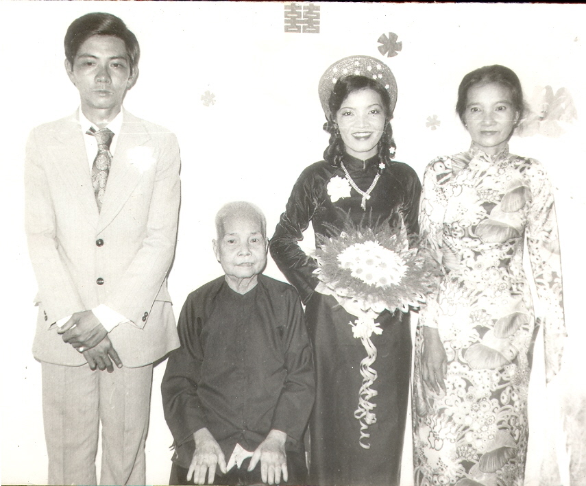 Nhat Nguyen, grandma, Thu Le, Kim Cuc(Thu's mom) on their wedding day in Sai Gon, Vietnam (1986)