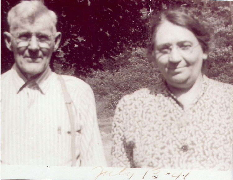 Jim (Father) and Tacy (Mother) Henthorn, 1941
