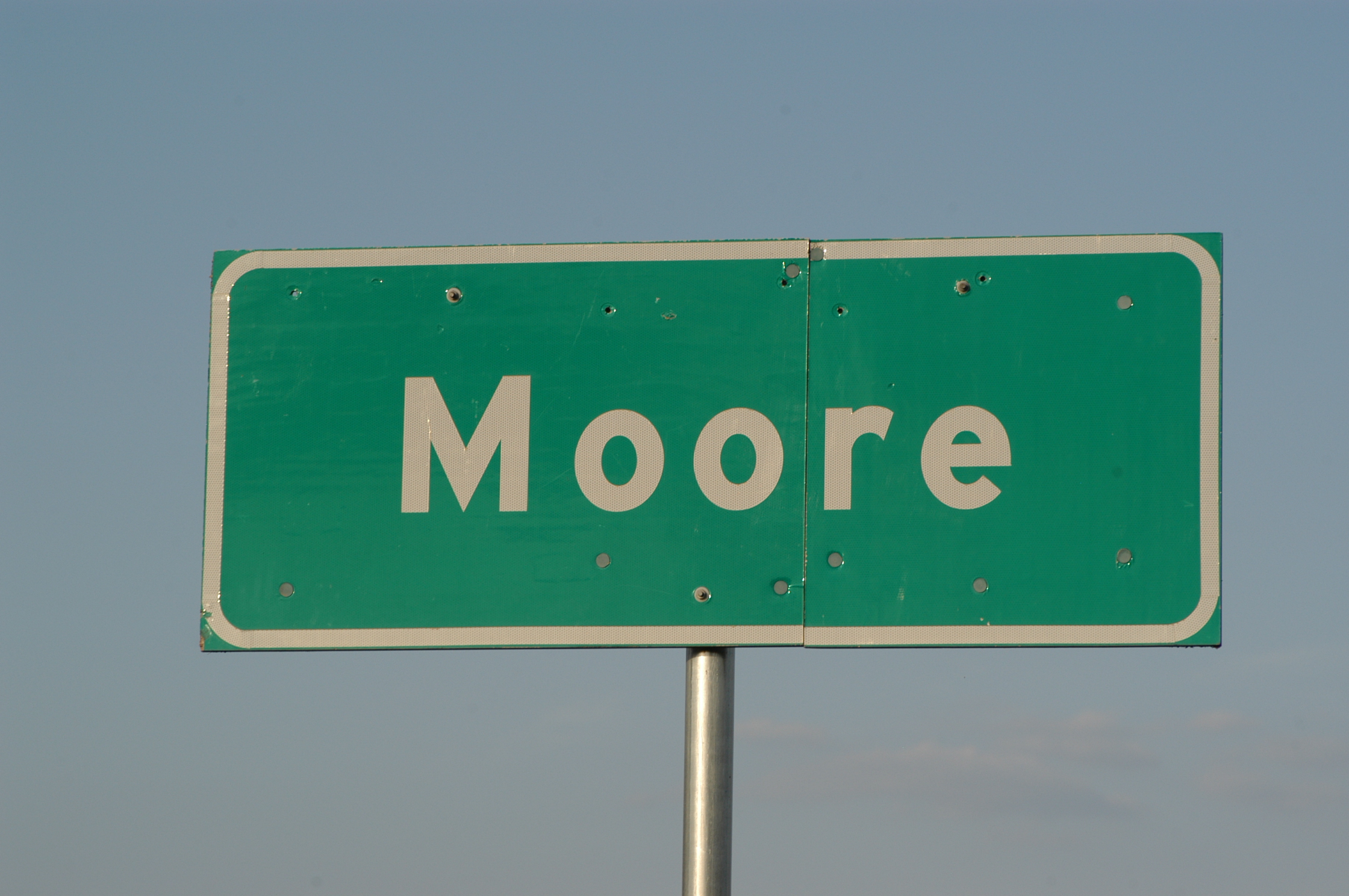 City of Moore road sign