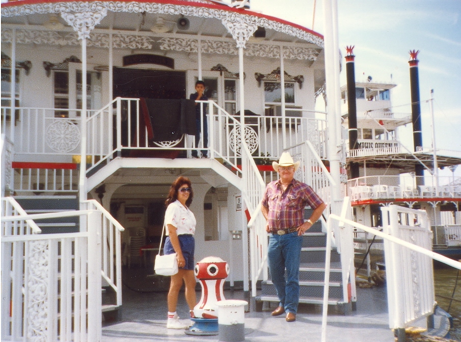 Gerald Wright and Olga Vasquez in August 1990 in Mifflin, Alabama