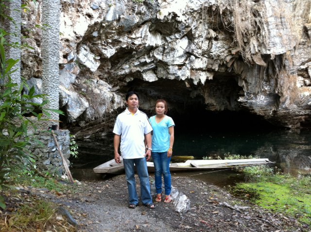 Kham and Anulack Von(wife) at a cave Thailand (2009)