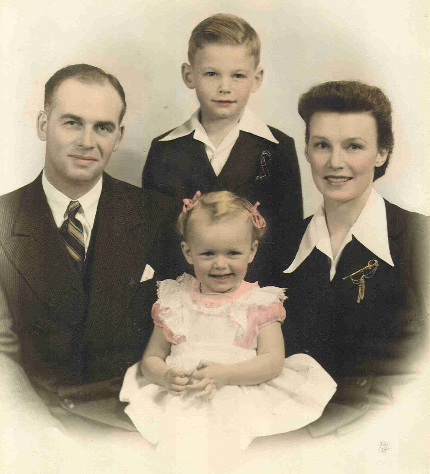 Judith Babbit and her parents Don and Helen Knecht and brother Richard in 1941