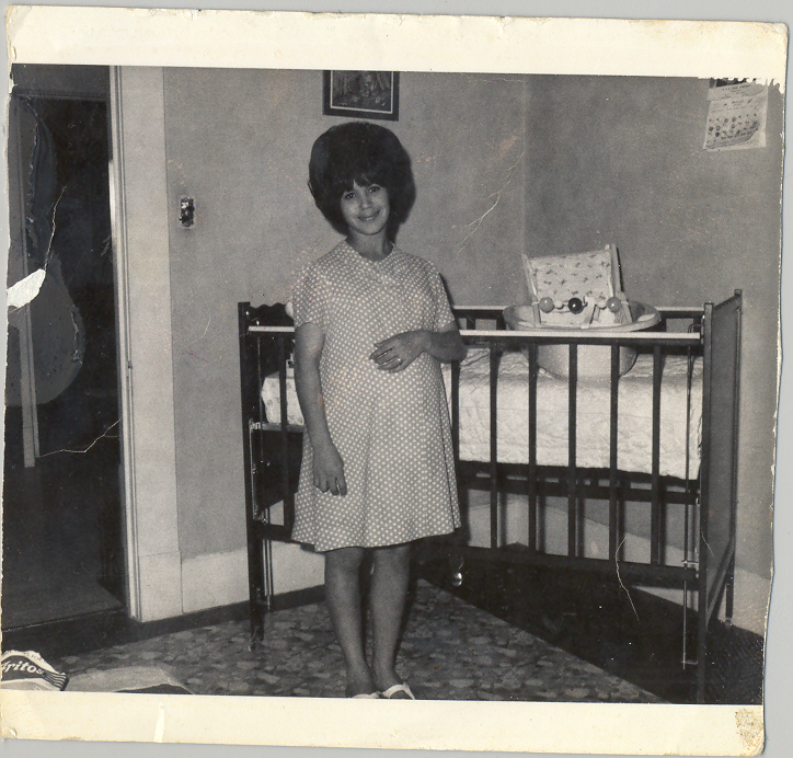 Estefana Pregnant with her first child Lisa Picture was taken when she lived at her Mother-in-laws house