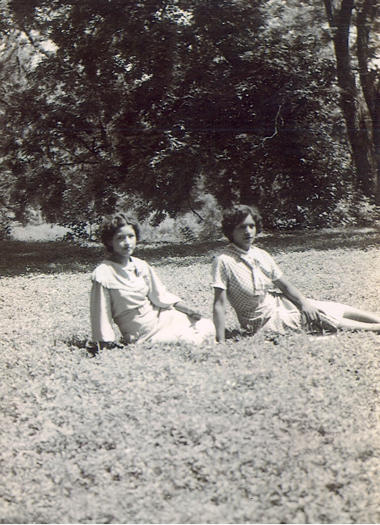 Ofelia Felan & Carmen Felan in Medina Park, 1919-1930