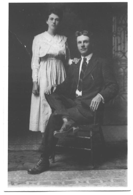 Carrie and Leslie Nipp in their wedding portrait (1917)