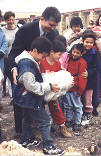 Picture of former President with students