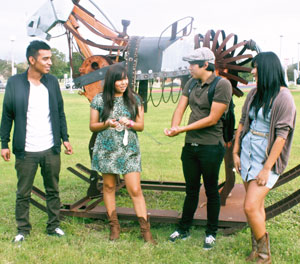 Palo Alto has very fashionable students (and some very fashionable Palominos). Photo by Jose Casarez